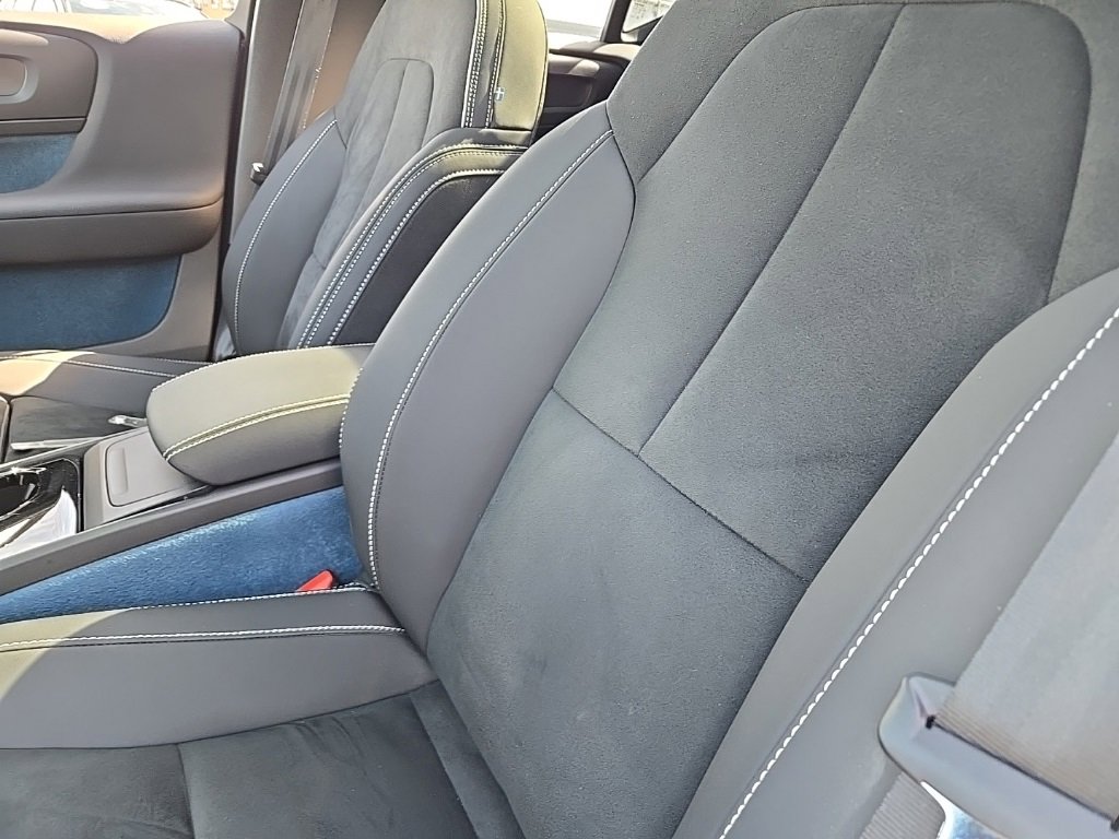 Certified 2023 Volvo XC40 Recharge Ultimate image 14