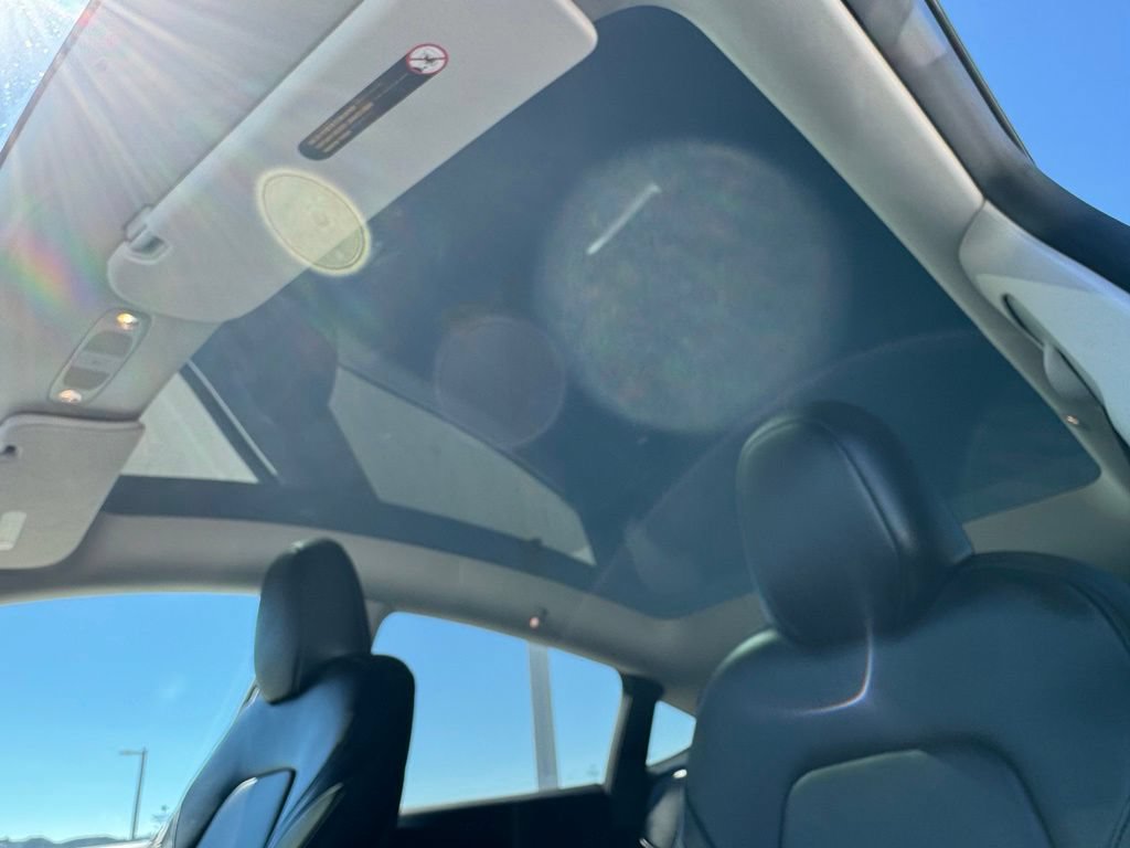 Used 2023 Tesla Model Y Performance AWD/4WD image 17
