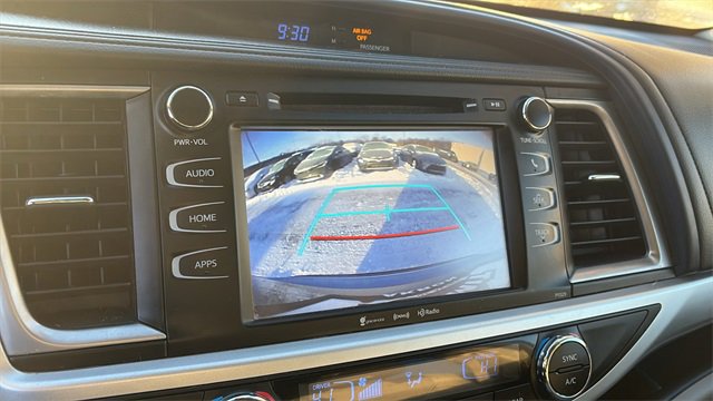 Used 2017 Toyota Highlander XLE image 13