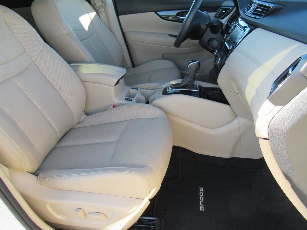 Used 2020 Nissan Rogue SL w/ Premium Package AWD/4WD image 10