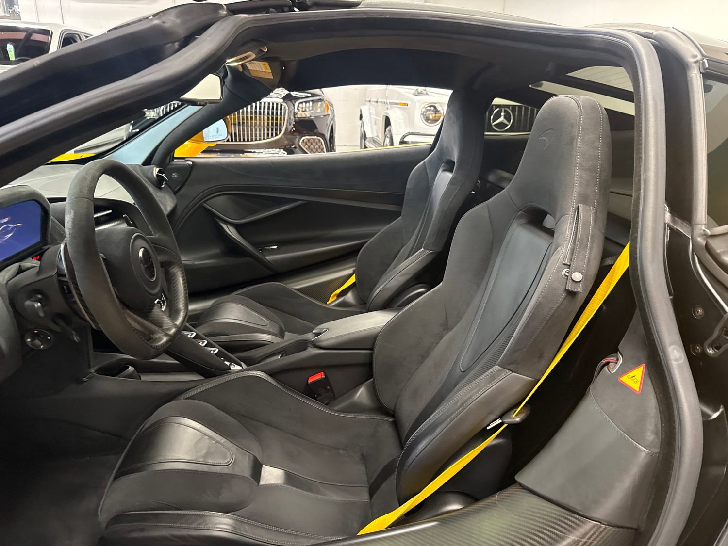Used 2018 McLaren 720S Performance RWD image 2