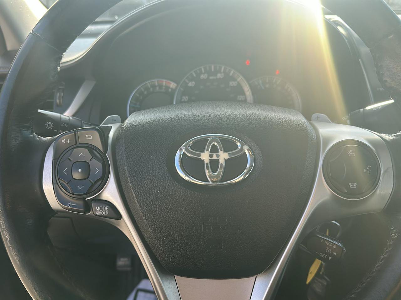 Used 2014 Toyota Camry SE FWD image 12