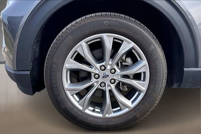 Used 2022 Ford Explorer Limited image 7