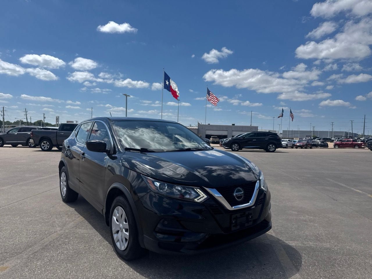 Used 2020 Nissan Rogue Sport S AWD/4WD image 2