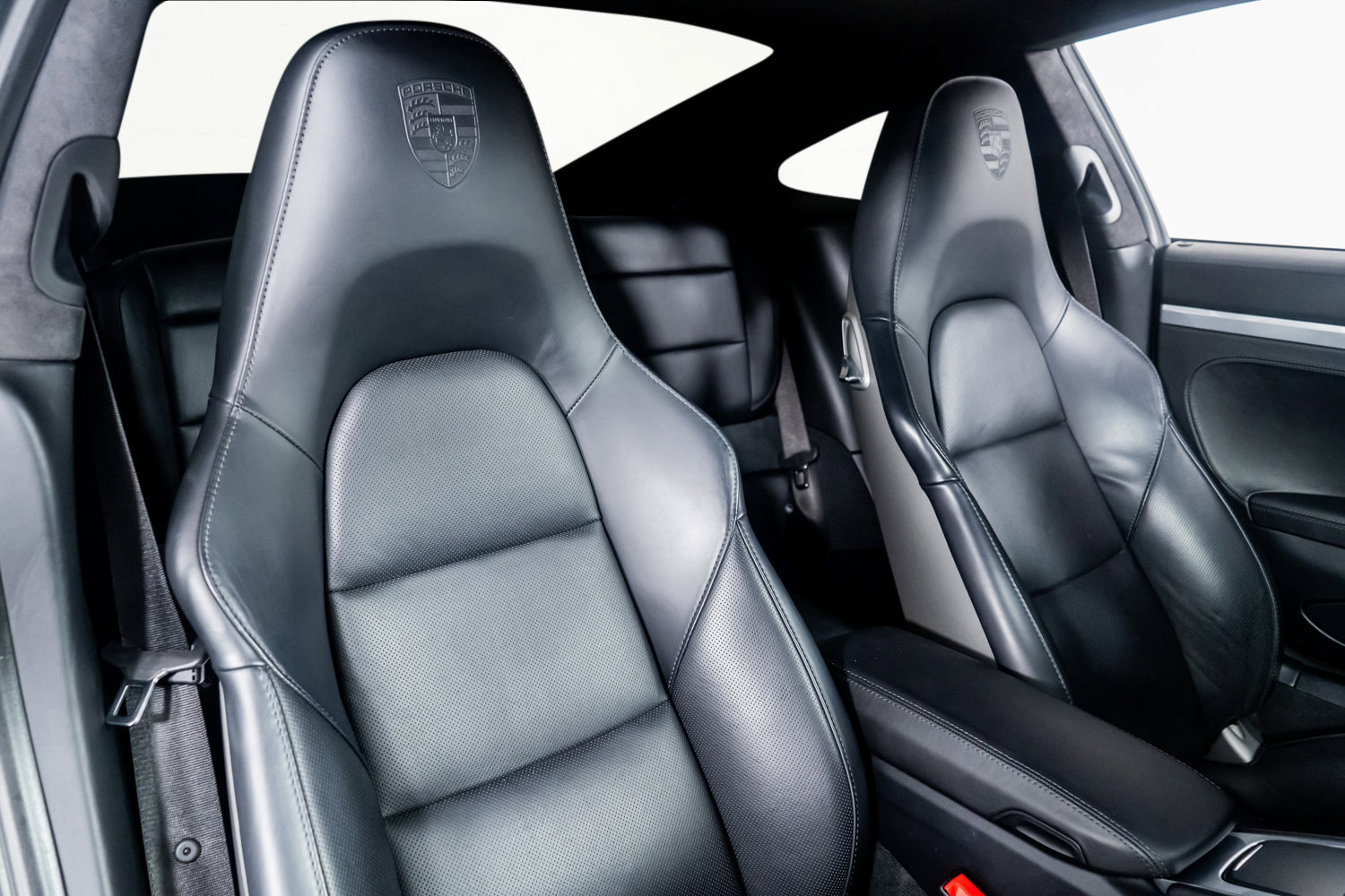 Used 2019 Porsche 911 Turbo w/ Light Design Package image 29