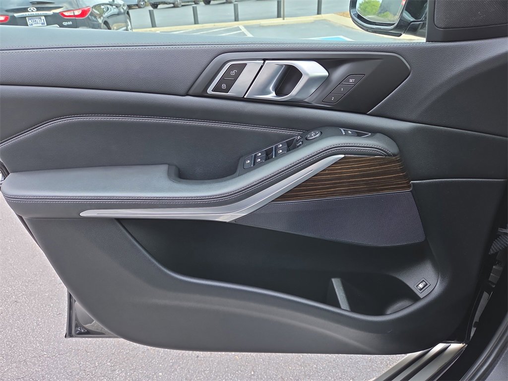 Used 2023 BMW X5 xDrive45e image 17