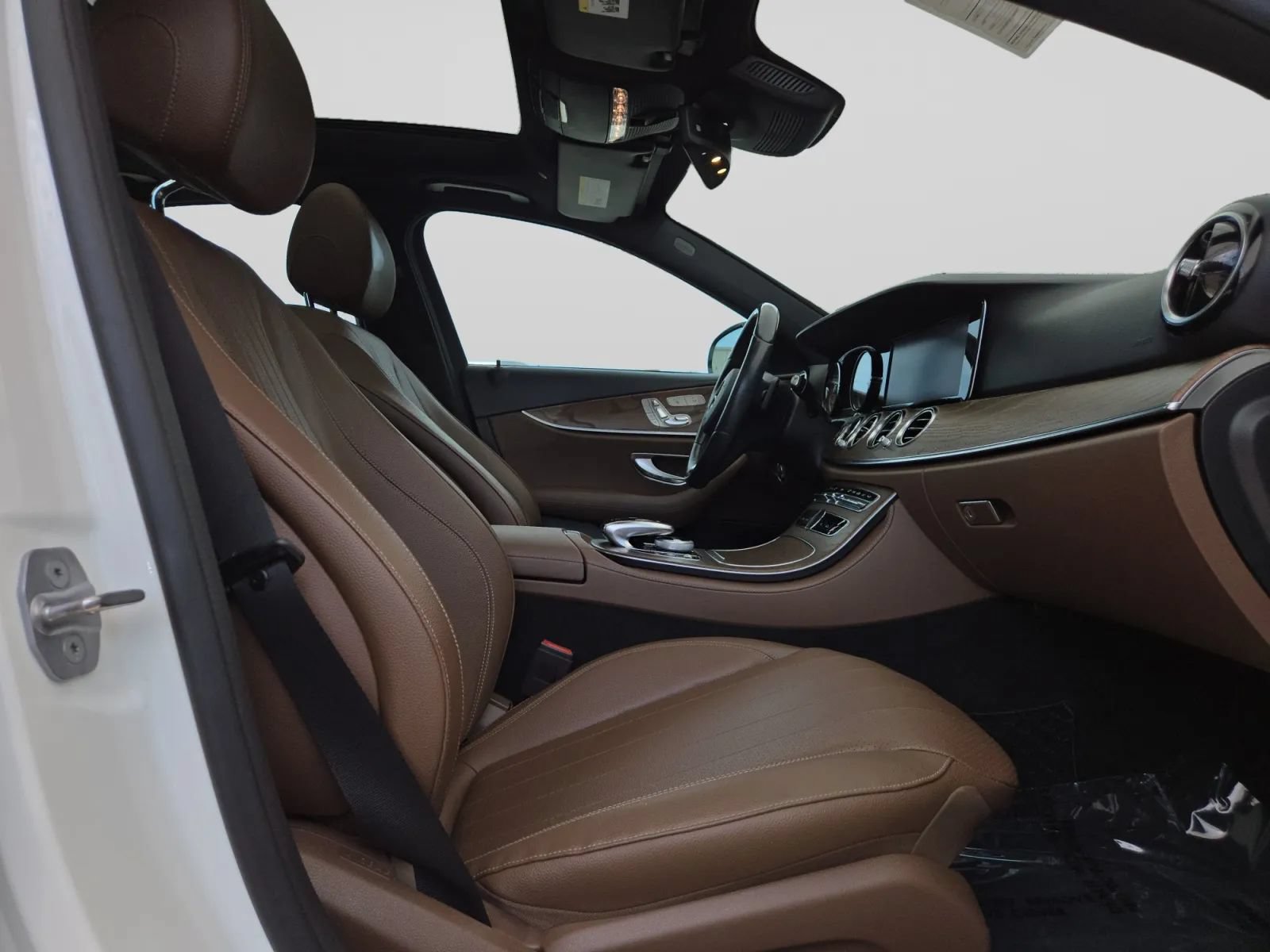 Used 2018 Mercedes-Benz E 300 image 33