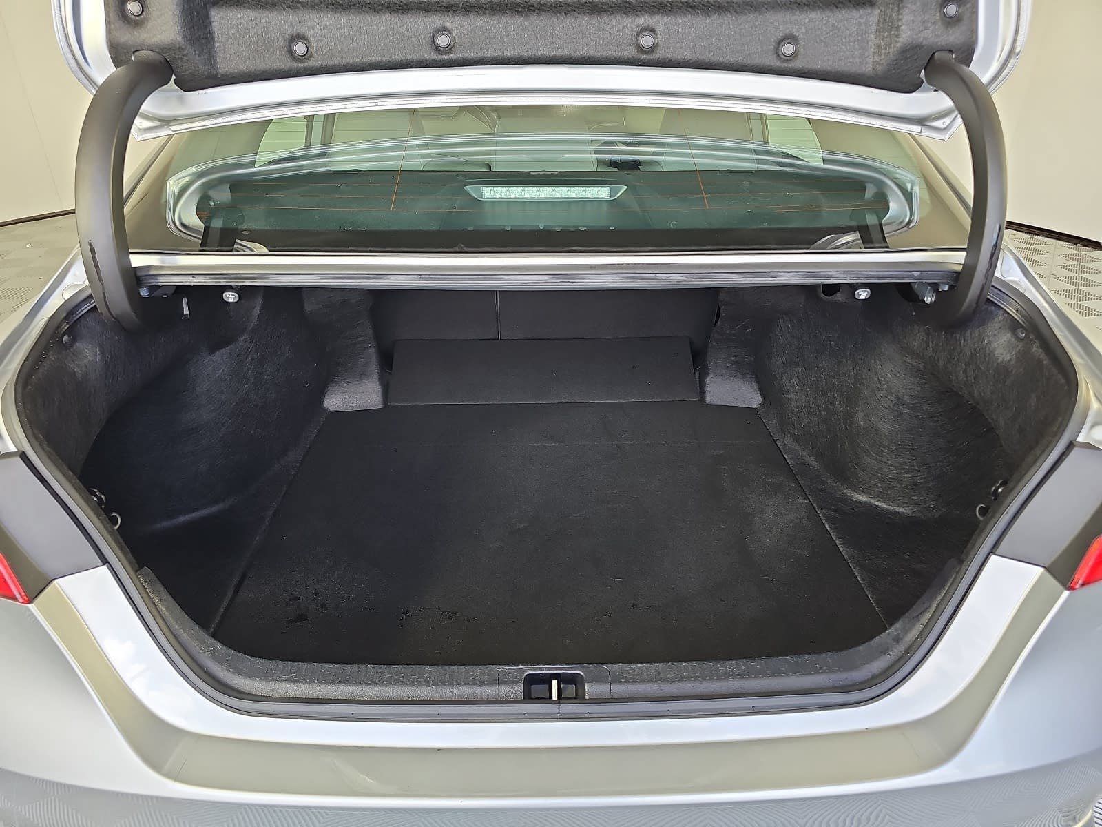 Used 2023 Toyota Camry SE FWD image 12
