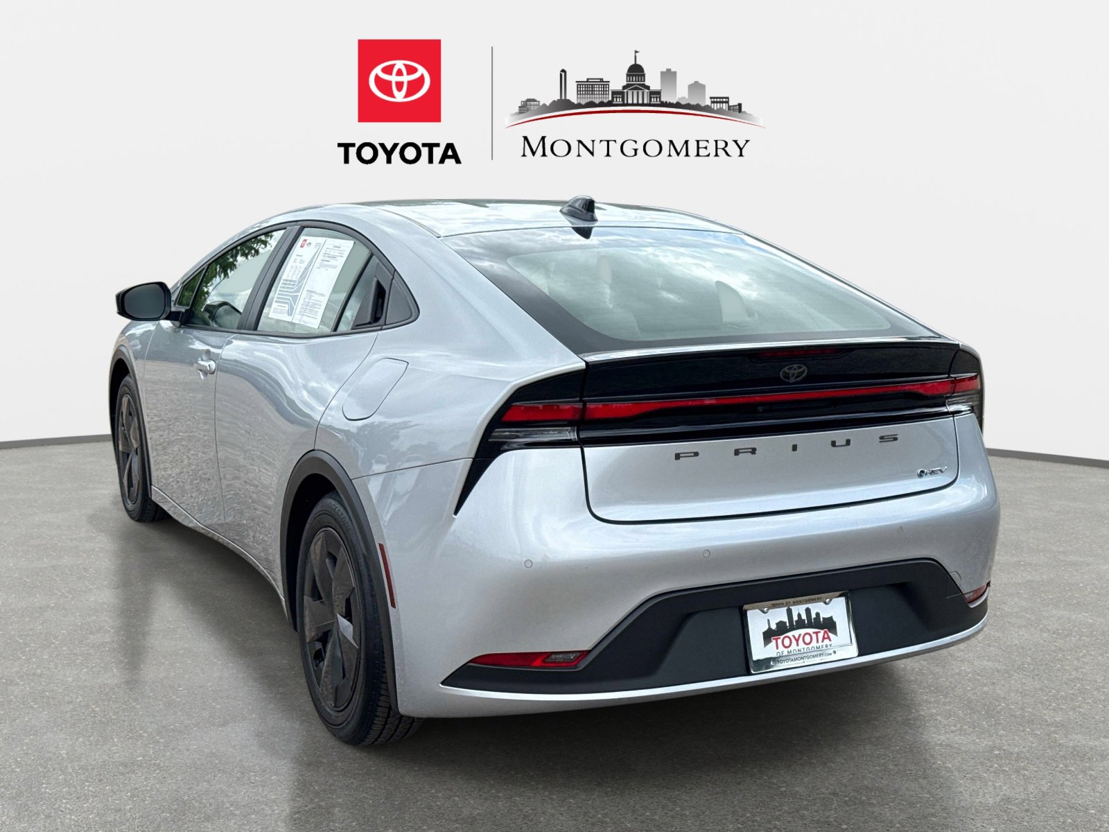 Used 2026 Toyota Prius LE FWD image 5