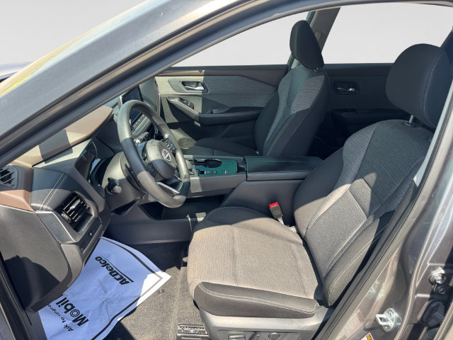Used 2022 Nissan Rogue SV FWD image 11