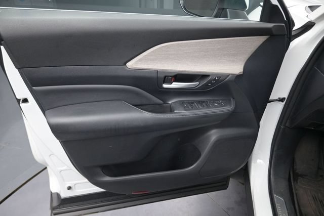 Used 2024 Toyota Grand Highlander FWD image 17
