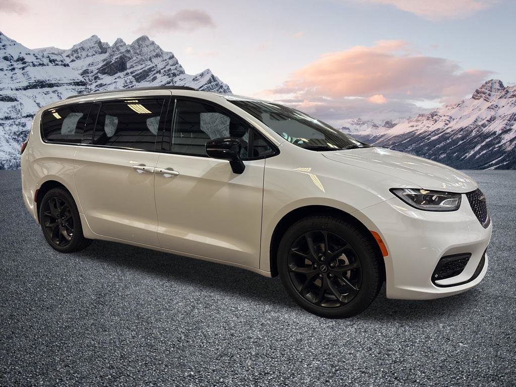 New 2026 Chrysler Pacifica Select w/ S Appearance Package FWD image 7
