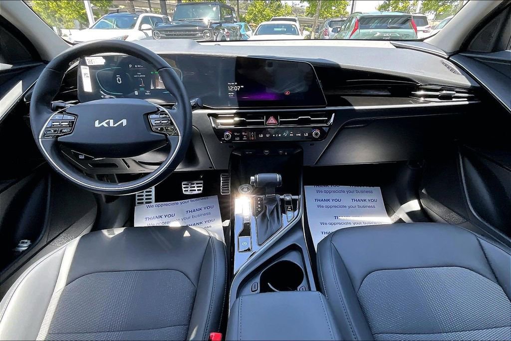 Certified 2025 Kia Niro EX Touring FWD image 11