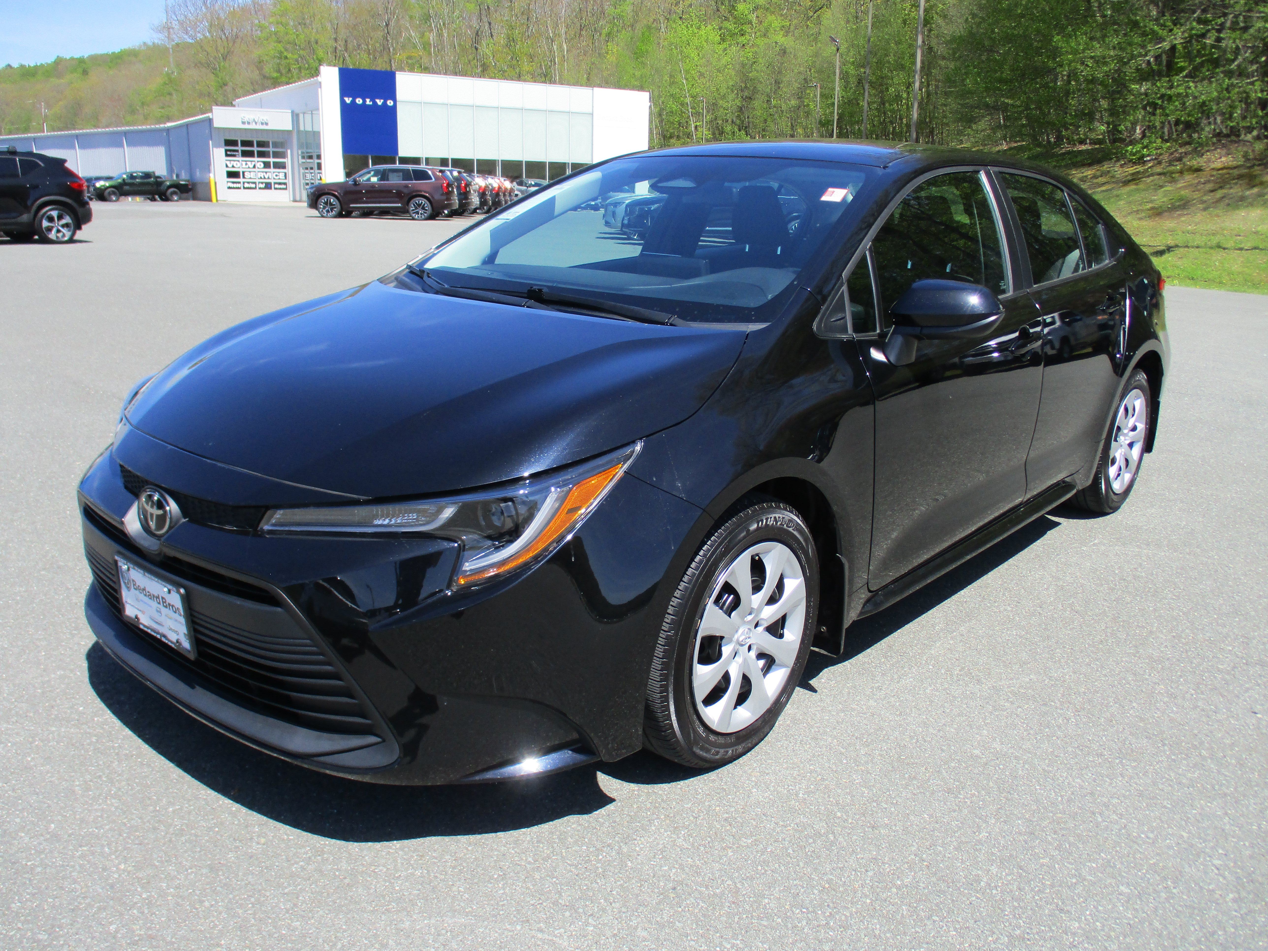 Used 2023 Toyota Corolla LE w/ Carpet Mat Package (TMS) FWD image 1