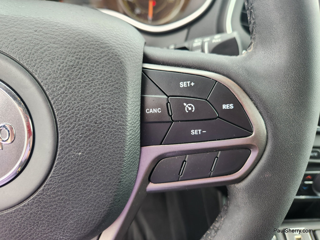 Used 2022 Jeep Cherokee Latitude Lux w/ Mopar Interior Package AWD/4WD image 29