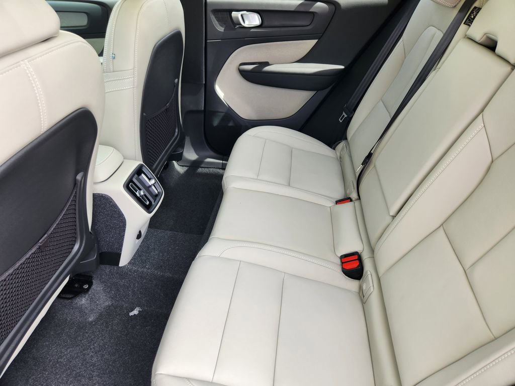 New 2026 Volvo XC40 B5 Ultra w/ Climate Package AWD/4WD image 19