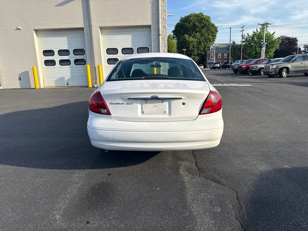 Used 2003 Ford Taurus SES FWD image 3
