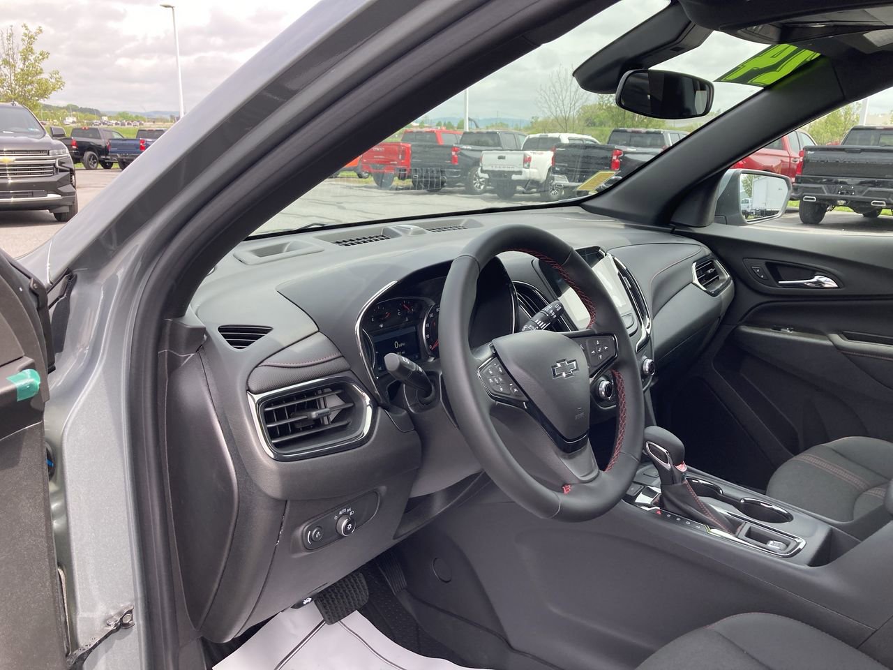 Used 2024 Chevrolet Equinox RS AWD/4WD image 27