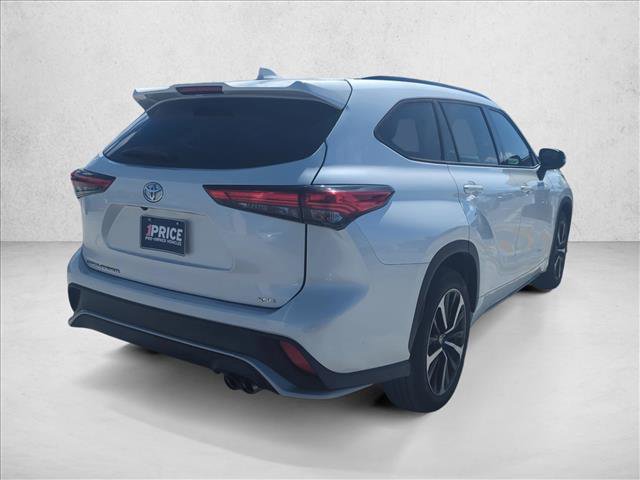 Used 2021 Toyota Highlander XSE image 3