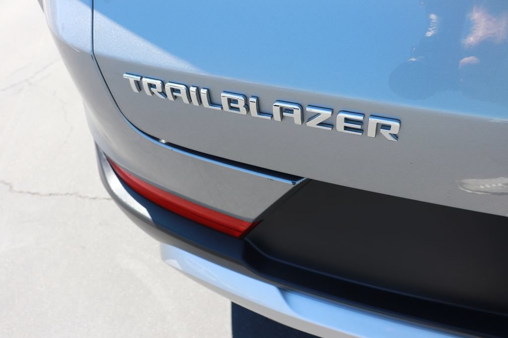 Used 2025 Chevrolet TrailBlazer LT FWD image 6