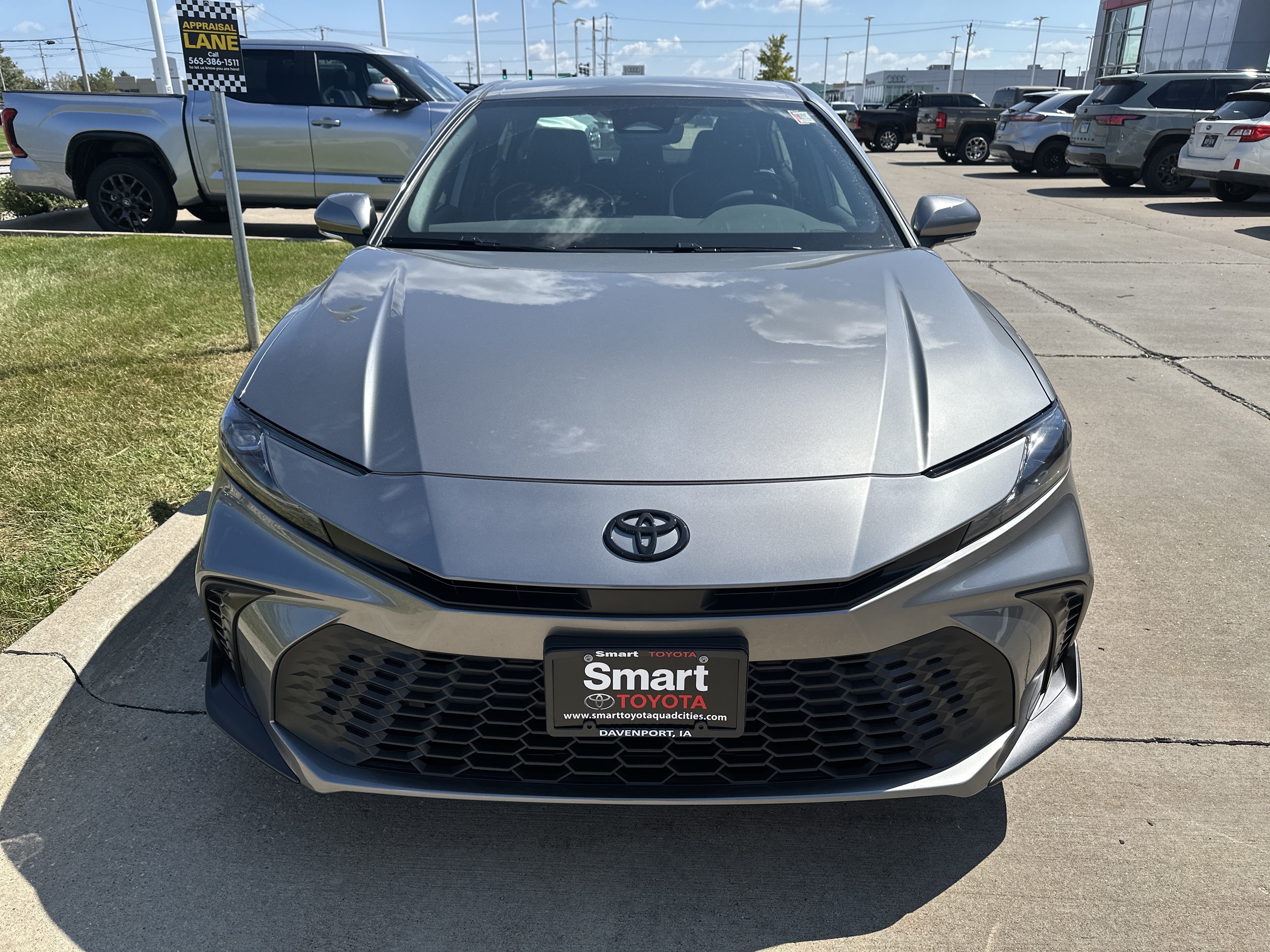 New 2026 Toyota Camry SE w/ Convenience Package FWD image 2
