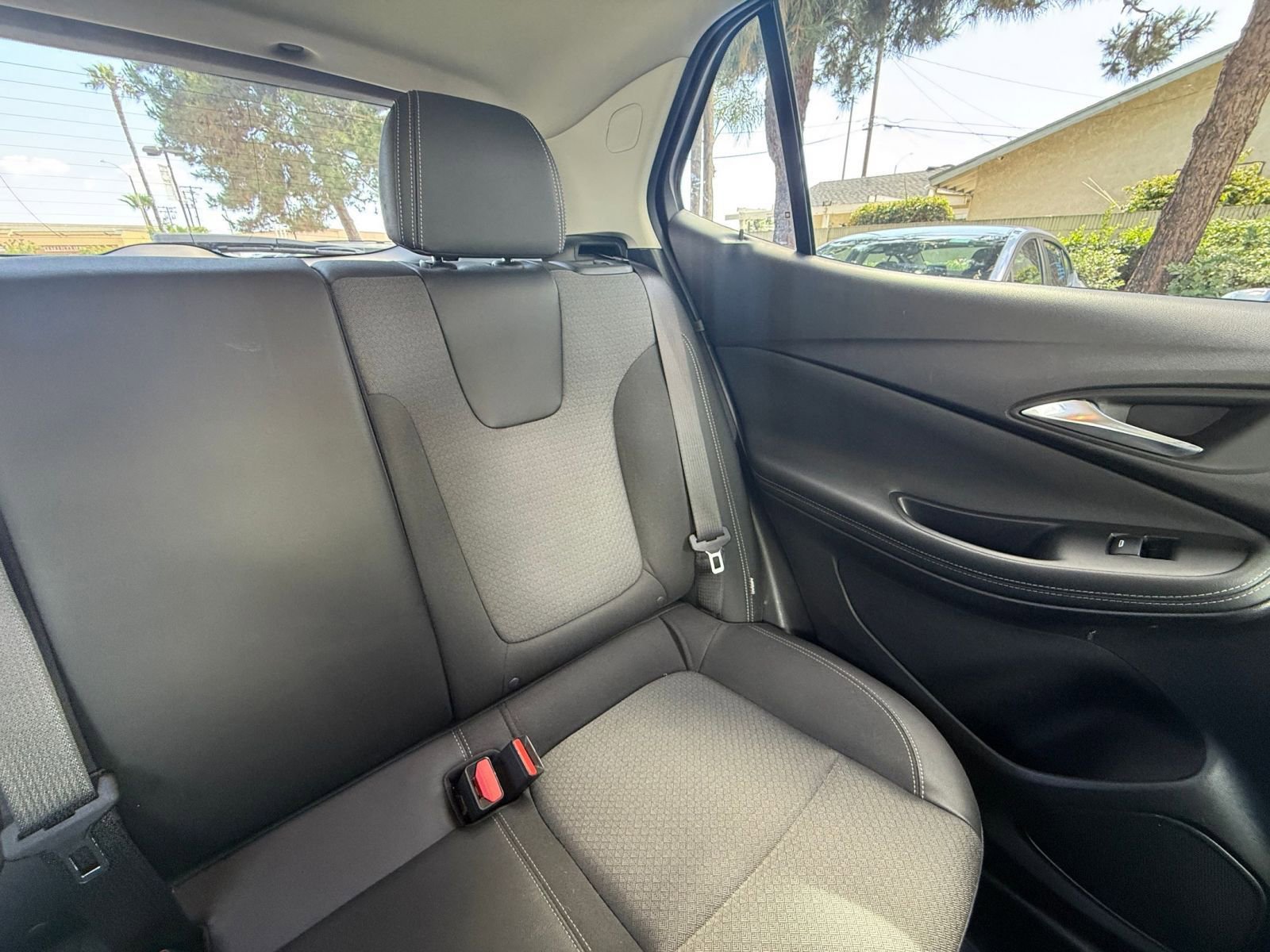 Used 2025 Buick Encore GX Preferred image 34