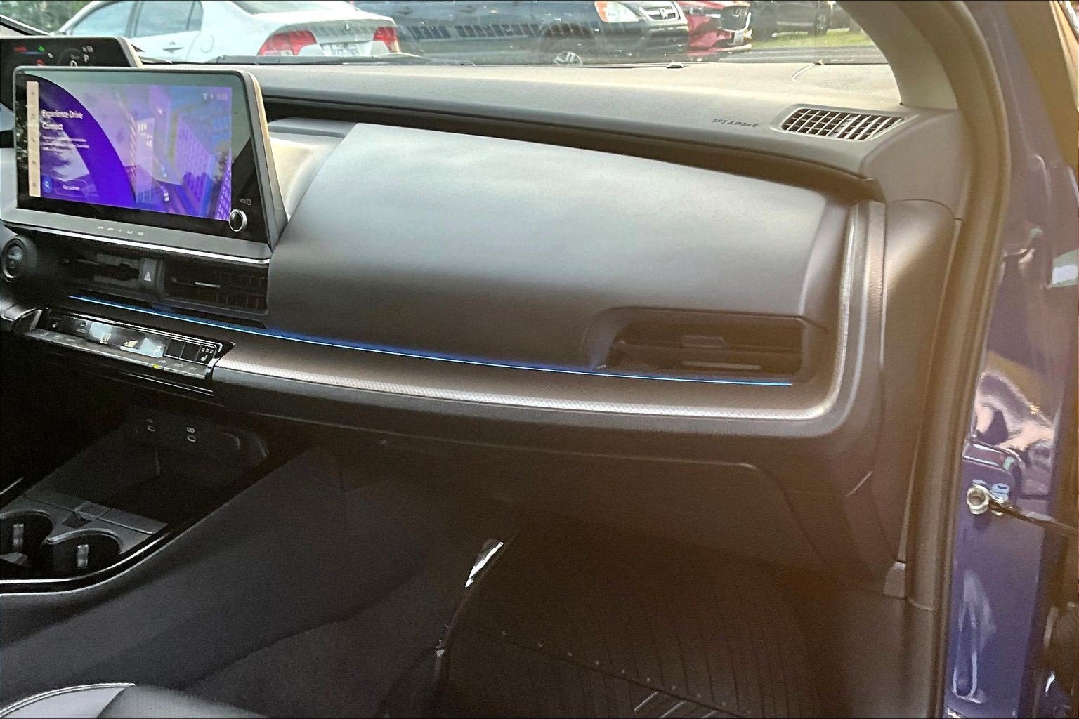 Used 2025 Toyota Prius XLE FWD image 15