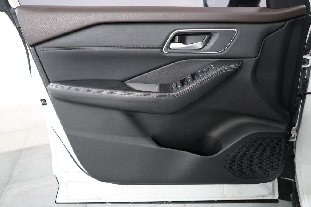 Used 2021 Nissan Rogue SV w/ Premium Package AWD/4WD image 28