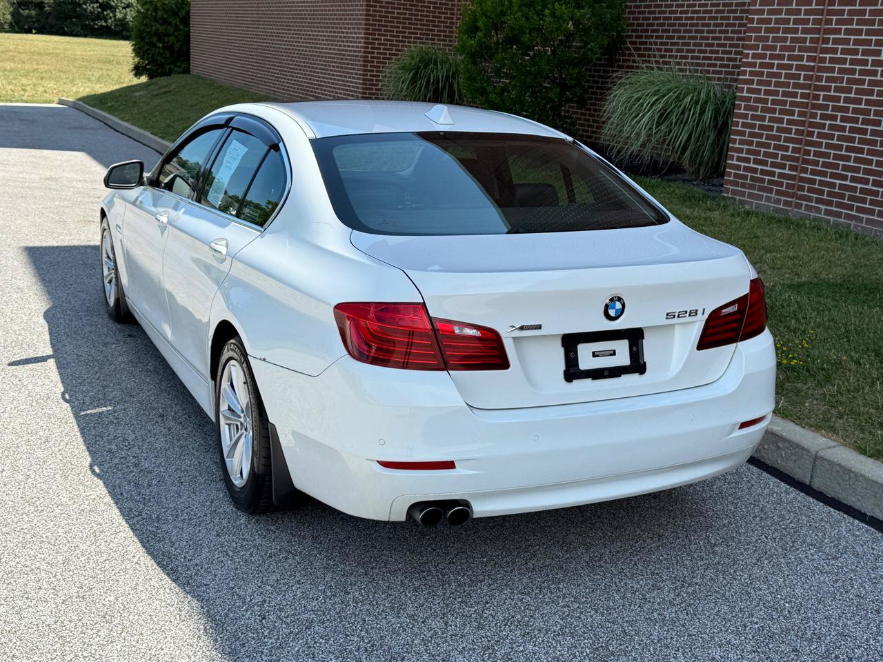Used 2015 BMW 528i xDrive Sedan AWD/4WD image 9