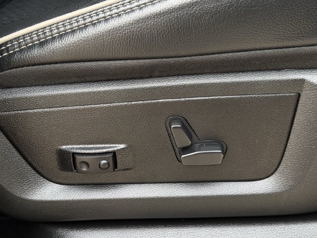 Used 2024 RAM 2500 Laramie w/ Safety Group AWD/4WD image 30