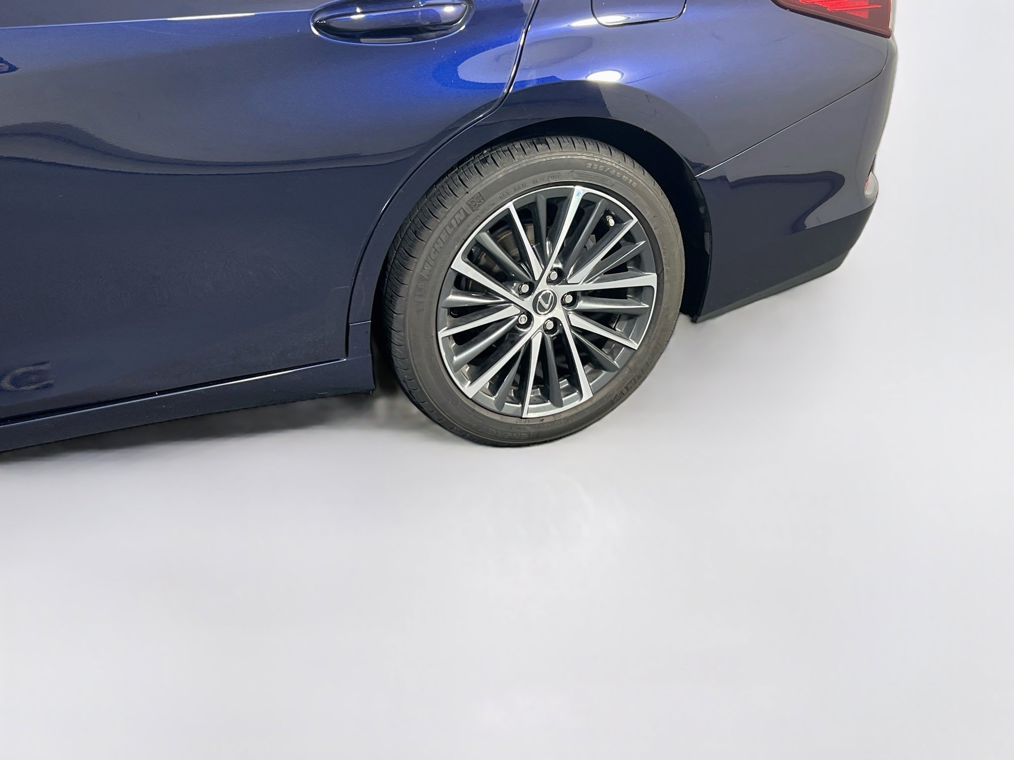 Used 2023 Lexus ES 350 w/ Premium Package FWD image 30