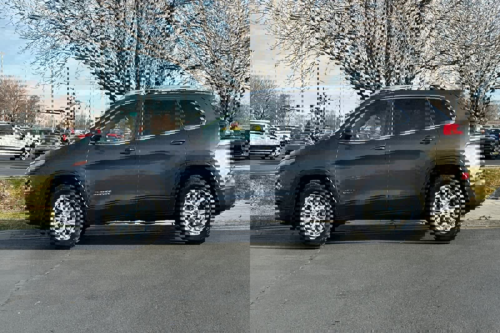 Used 2016 Jeep Cherokee Latitude image 5