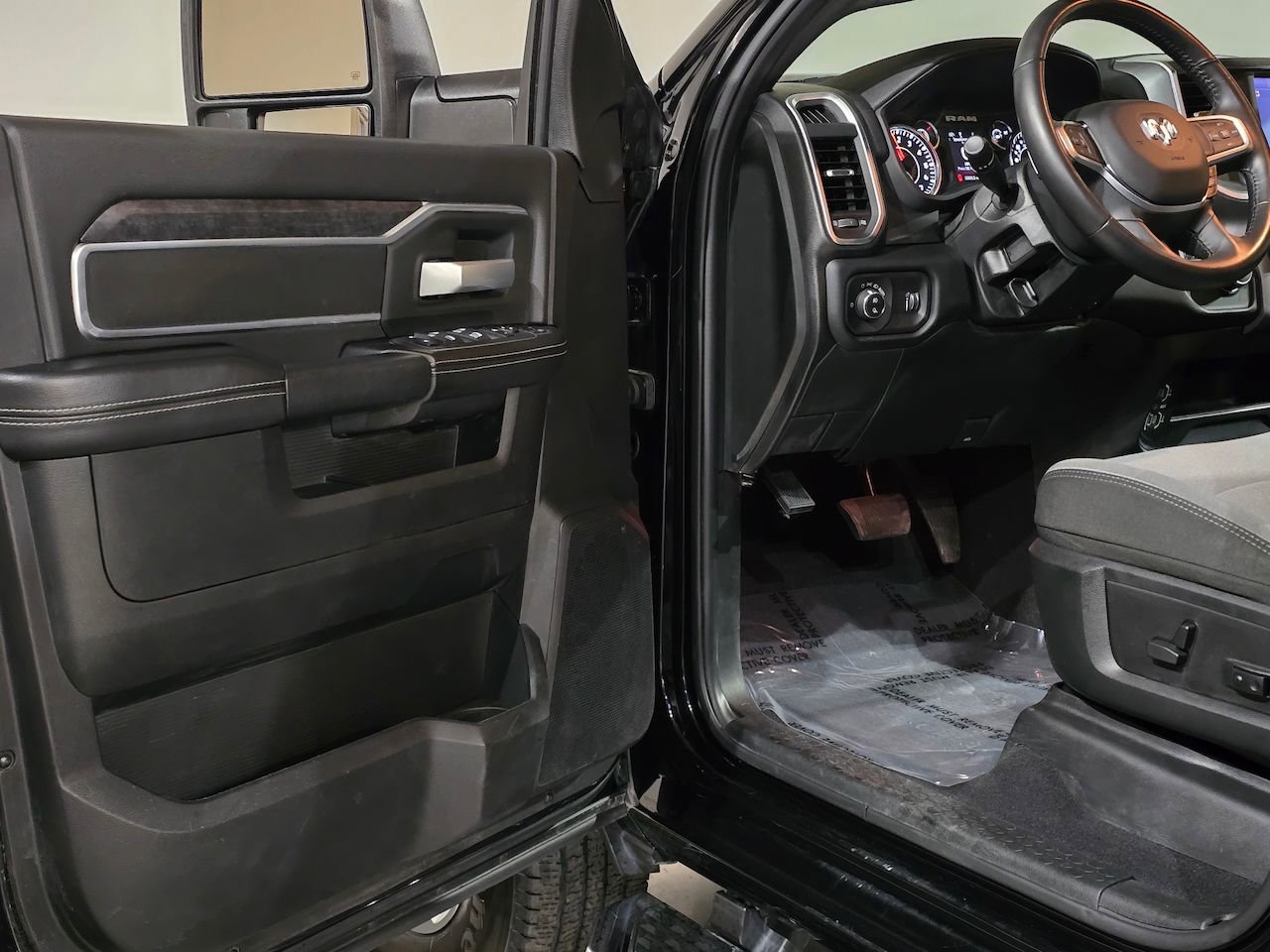 Used 2024 RAM 2500 Big Horn image 16