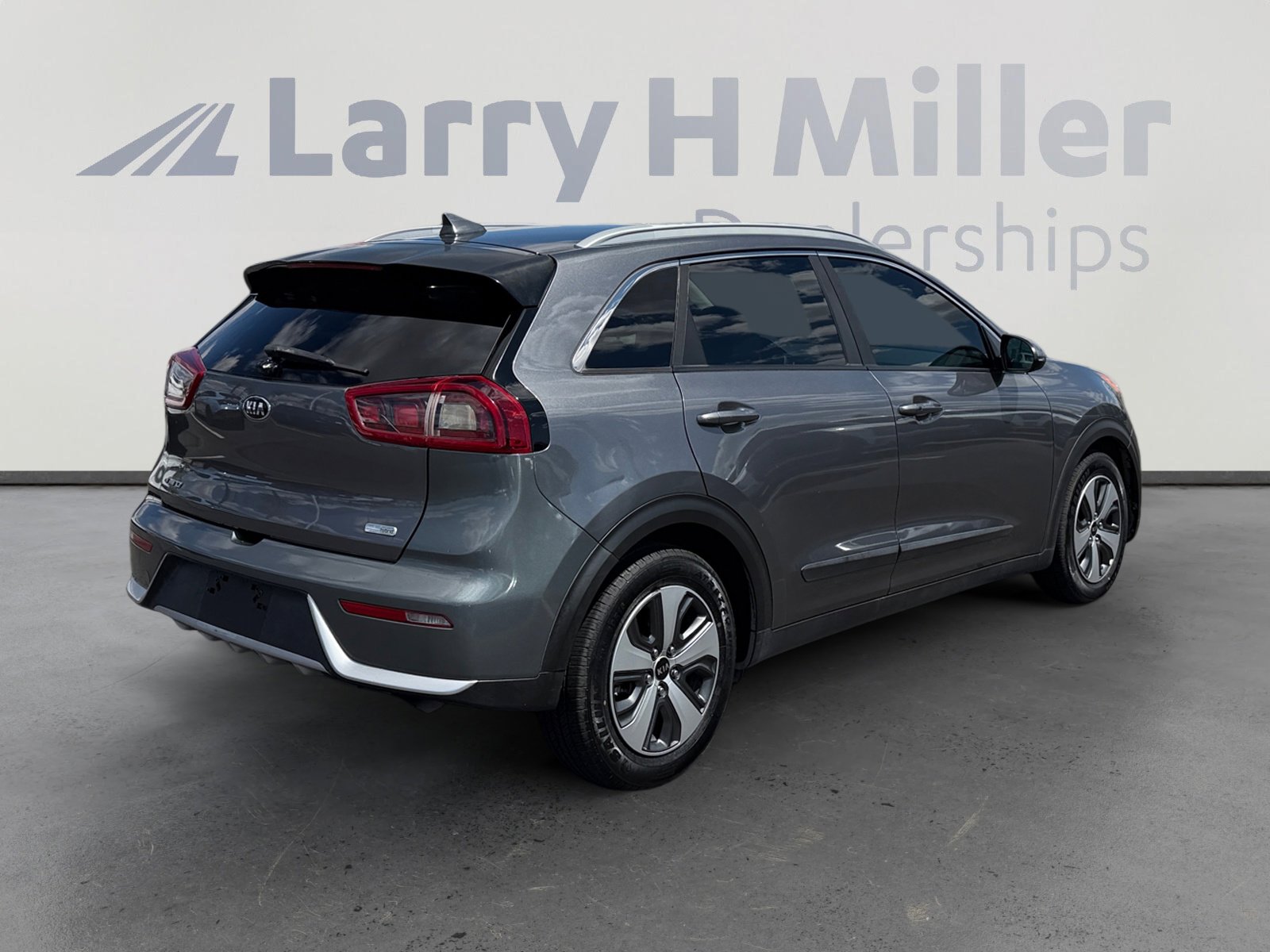 Used 2018 Kia Niro LX image 5