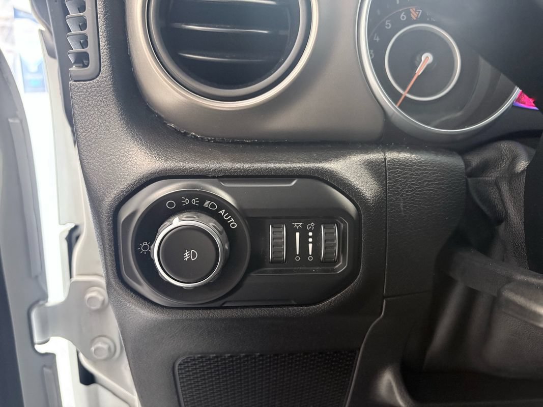 Used 2018 Jeep Wrangler Unlimited Sport S AWD/4WD image 26