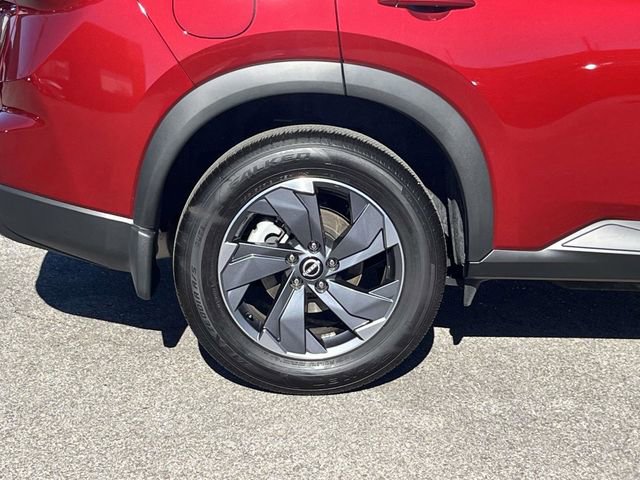 Used 2025 Nissan Rogue SV image 3