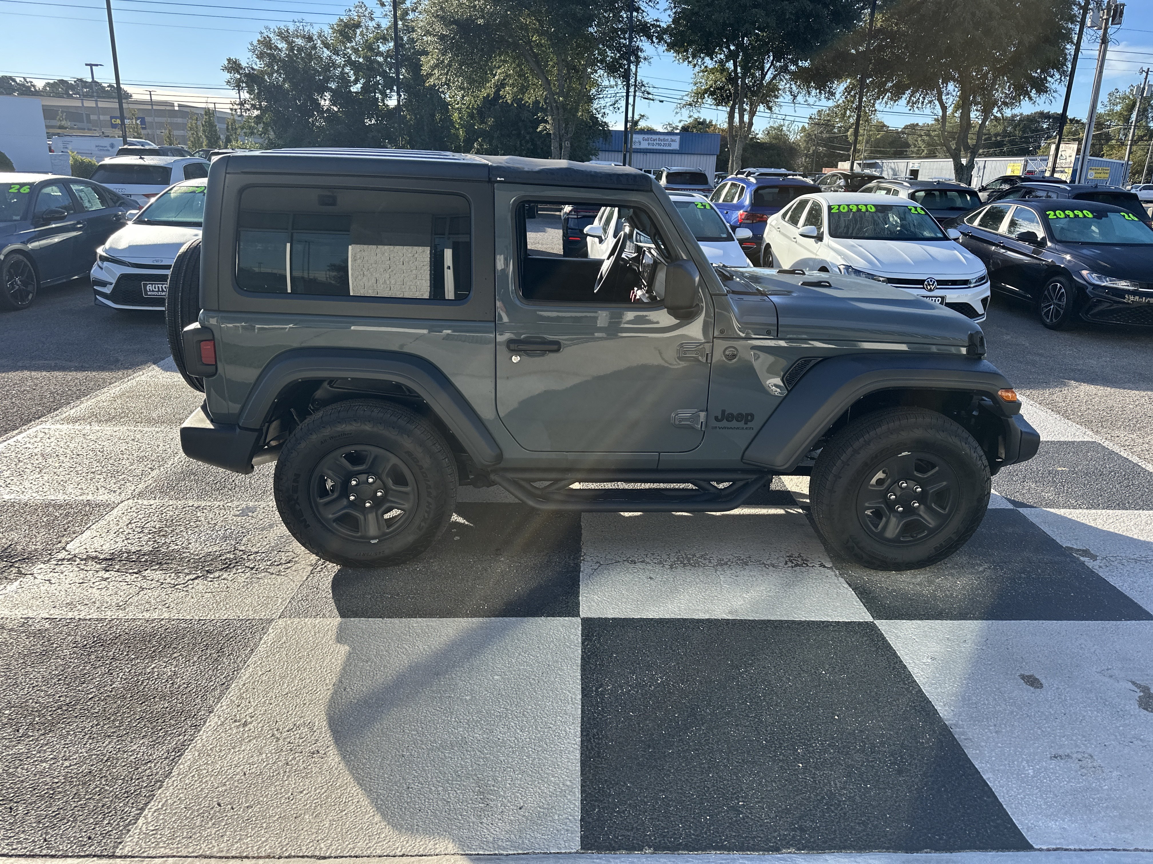 Used 2025 Jeep Wrangler Sport AWD/4WD image 3