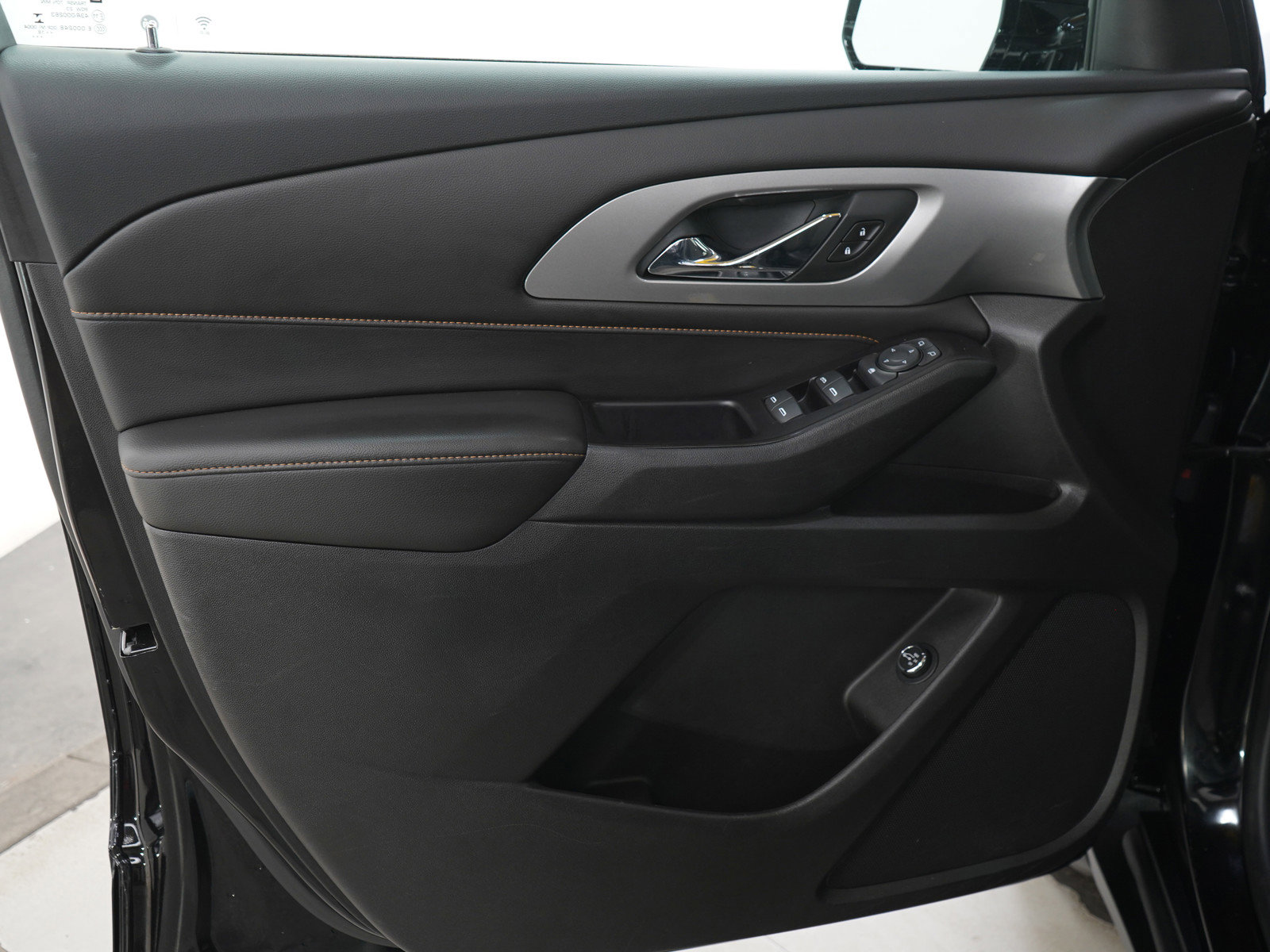 Used 2018 Chevrolet Traverse LT w/ LPO, Floor Liner Package image 23