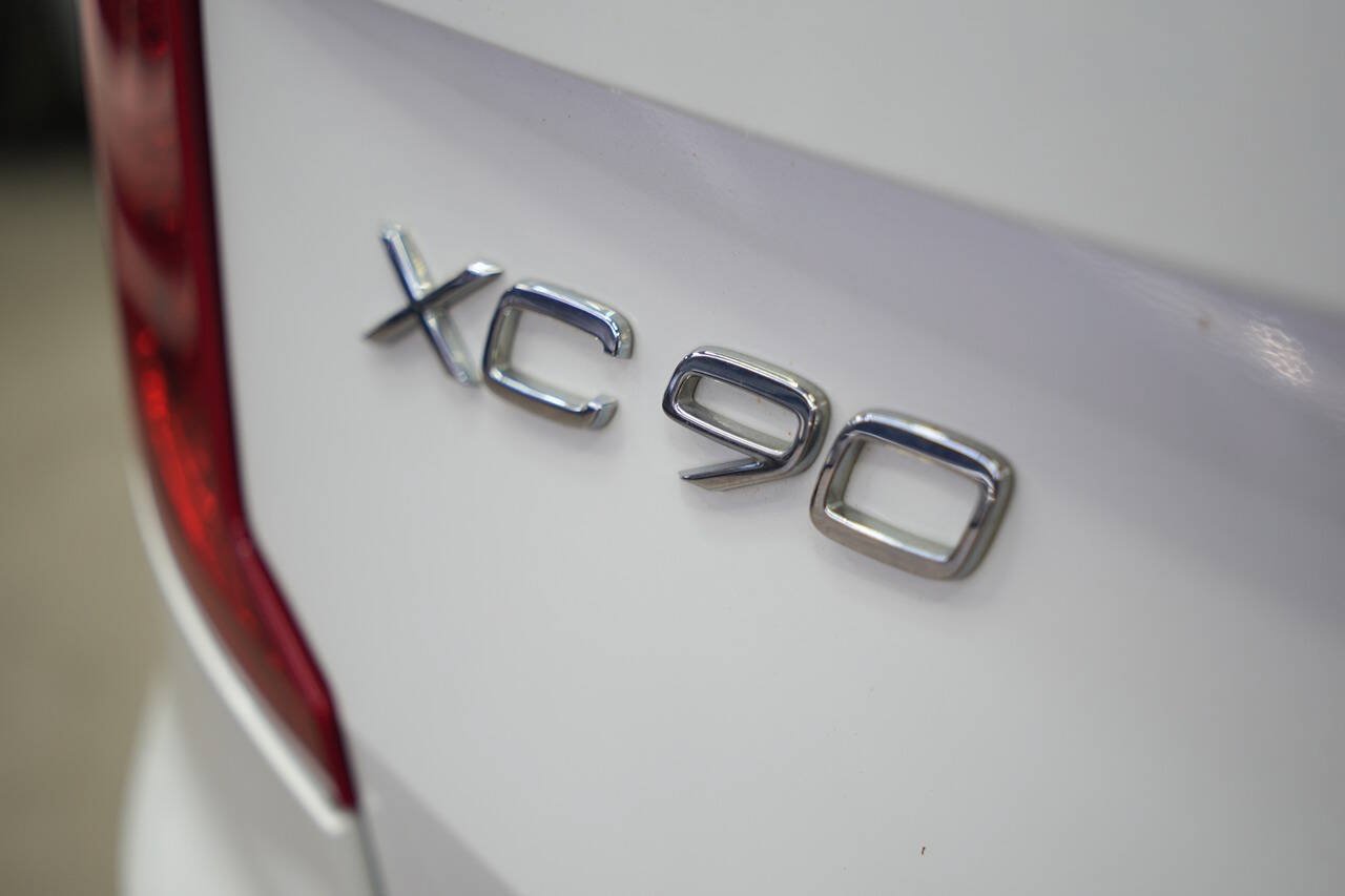 Used 2017 Volvo XC90 T6 R-Design w/ Vision Package AWD/4WD image 8