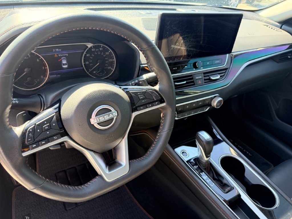 Used 2024 Nissan Altima 2.5 SR w/ SR Premium Package FWD image 28