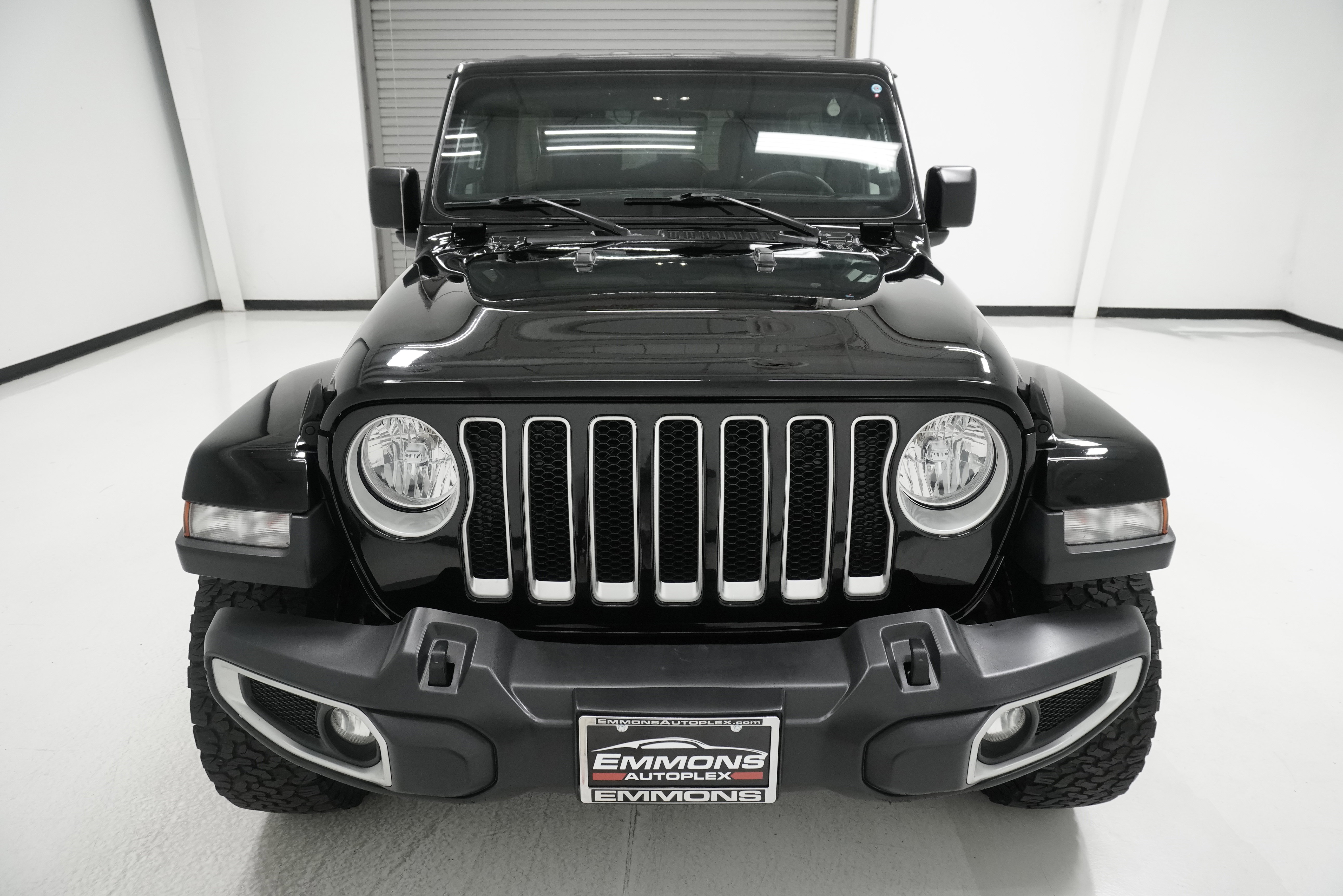Used 2019 Jeep Wrangler Unlimited Sahara image 2