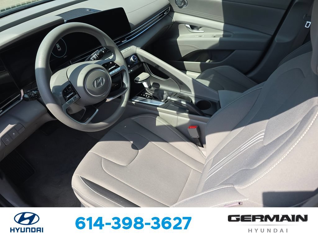 Used 2024 Hyundai Elantra SEL FWD image 18