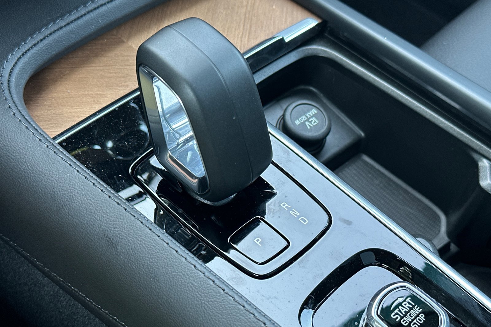 New 2025 Volvo XC90 B6 Plus w/ Protection Package Premier image 26