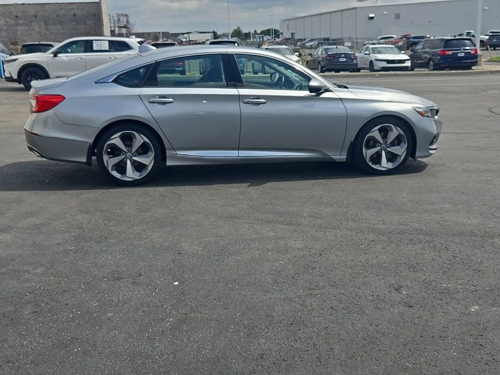 Used 2019 Honda Accord Touring image 9
