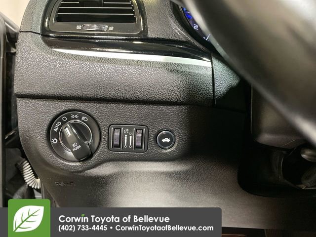 Used 2019 Chrysler 300 S image 19