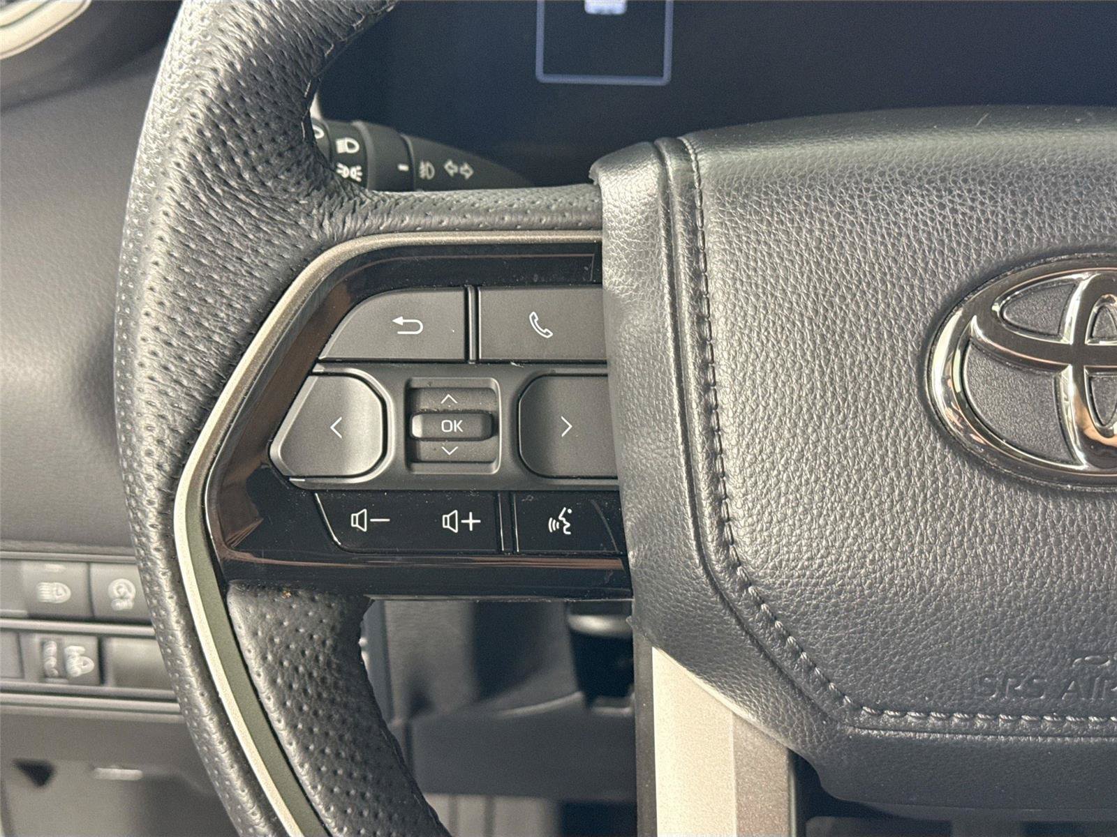 Used 2024 Toyota Tundra Limited AWD/4WD image 18