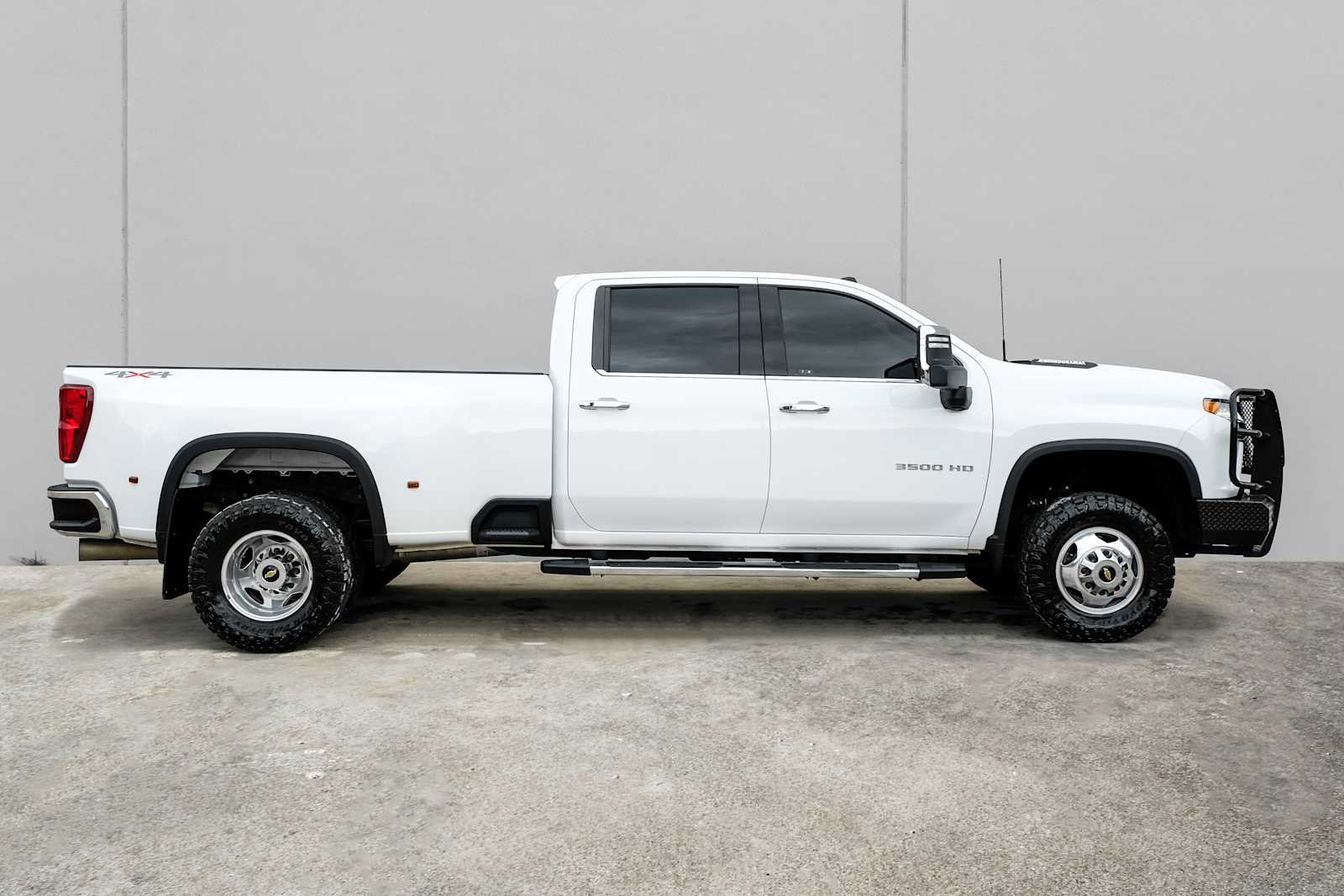 Used 2022 Chevrolet Silverado 3500 LTZ w/ LTZ Convenience Package AWD/4WD image 7