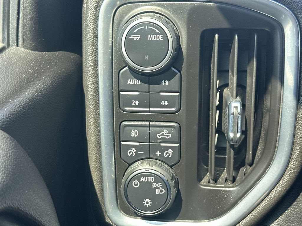 Used 2022 Chevrolet Silverado 1500 LT Trail Boss w/ Bed Protection Package AWD/4WD image 28