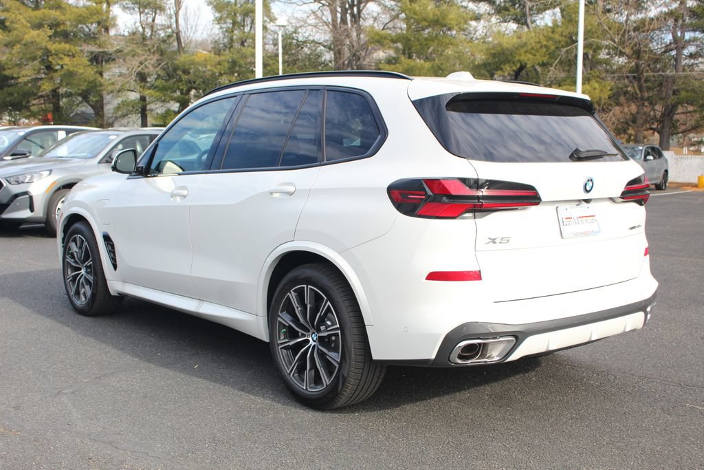 New 2026 BMW X5 xDrive50e w/ M Sport Package AWD/4WD image 5