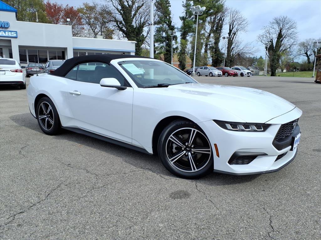 Used 2024 Ford Mustang Premium image 2